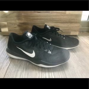 Black Nike trainers